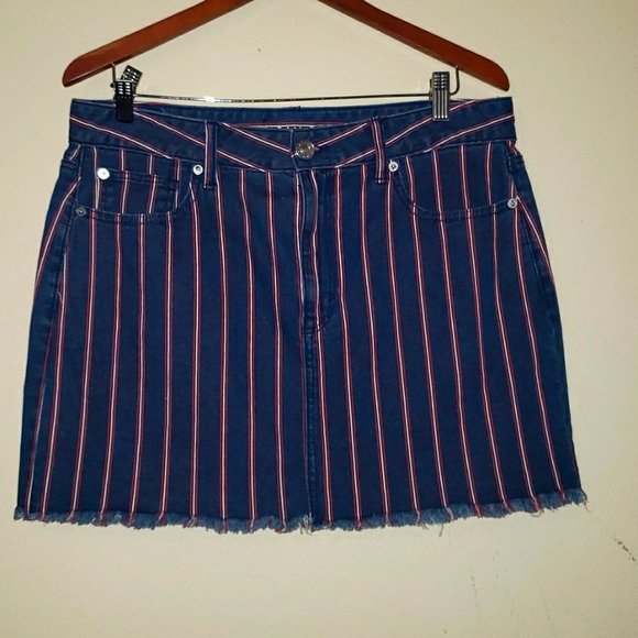 NWOT! American Eagle High Rise Mini Size 14